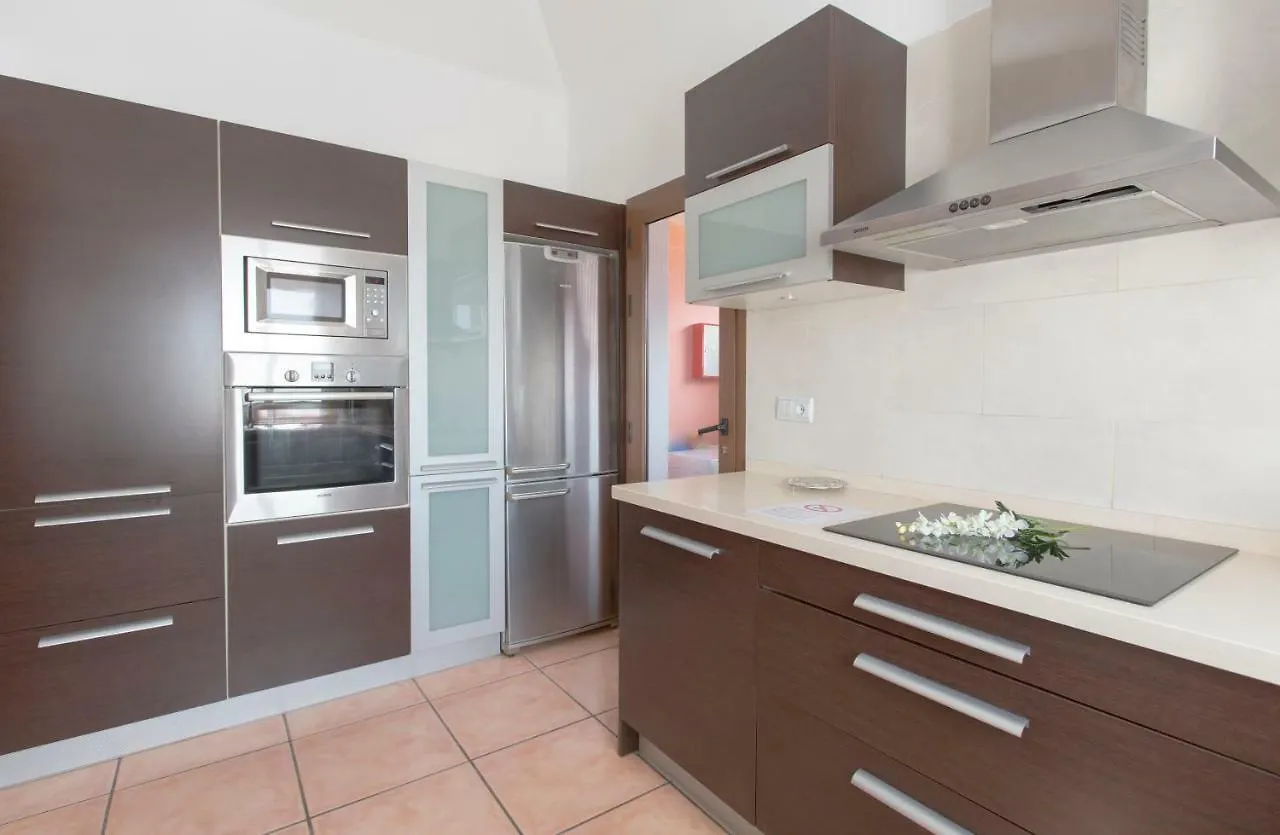 Villa Bella Lucia 1. Piscina Climatizada, Wifi, Bbq. Κοραλέχο