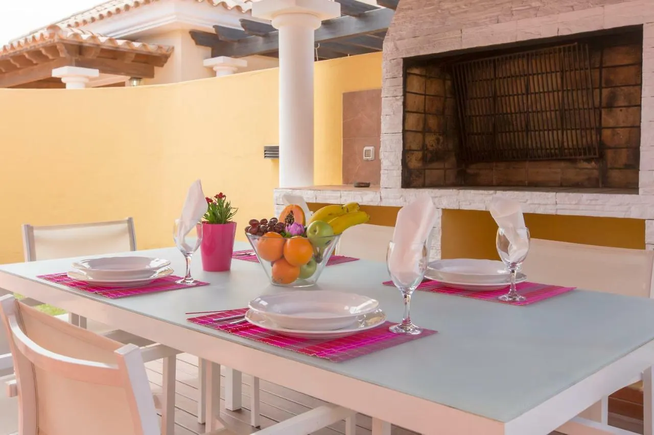 Villa Bella Lucia 1. Piscina Climatizada, Wifi, Bbq. Κοραλέχο